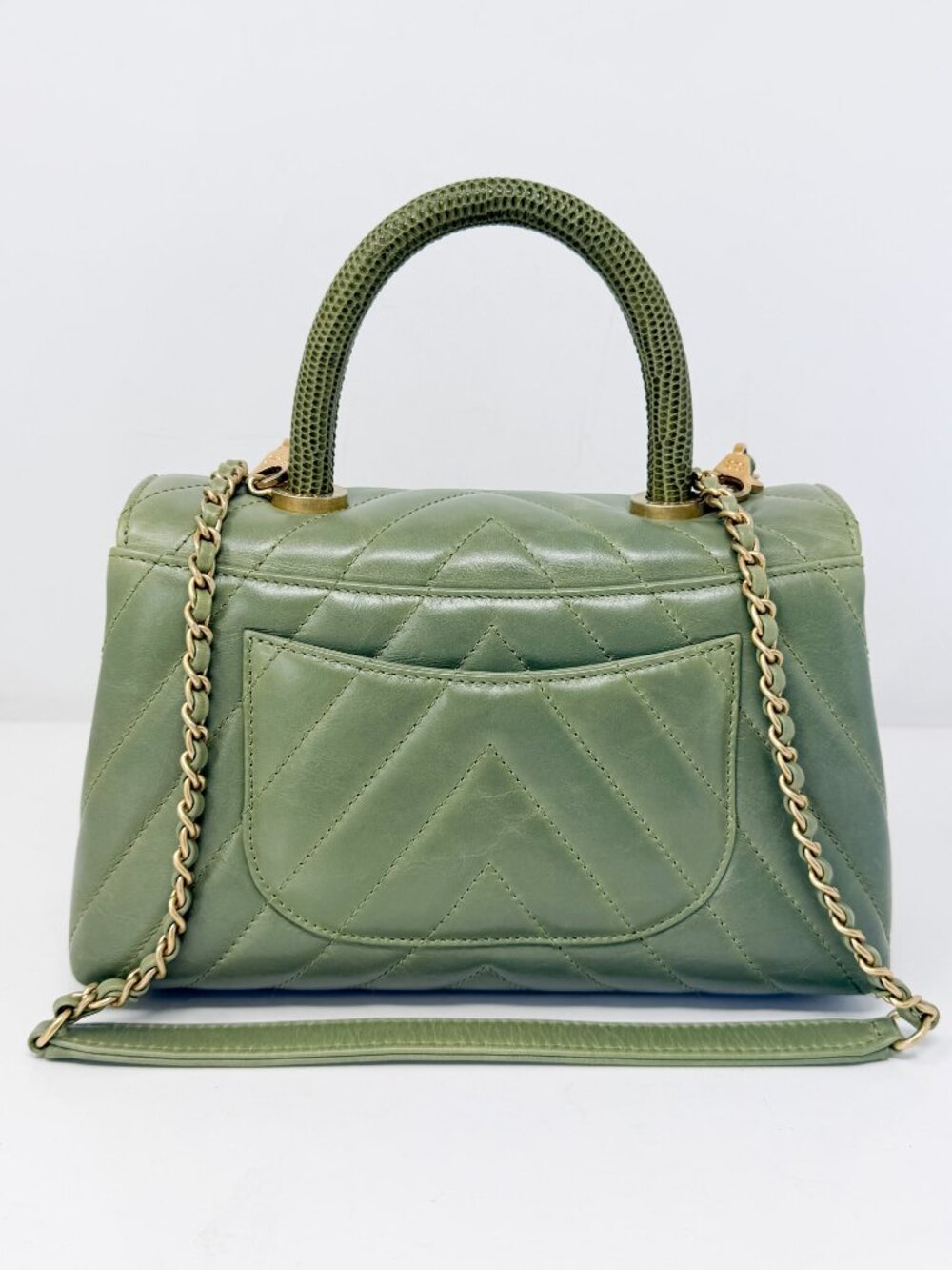 Chanel Small Chevron Coco Handle Bag Lizard - Picture 3 of 12